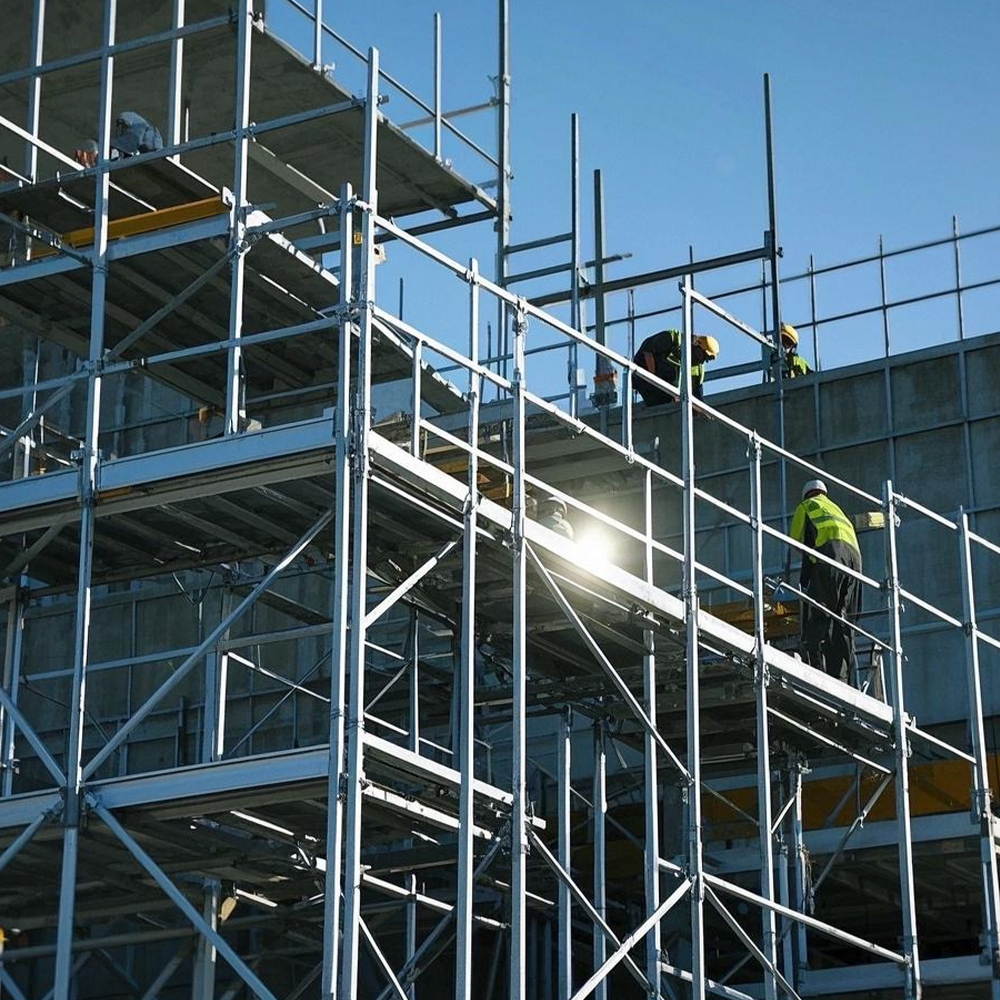 Lichtgewicht aluminium steigers voor de bouw: montage, laadvermogen en veiligheid 